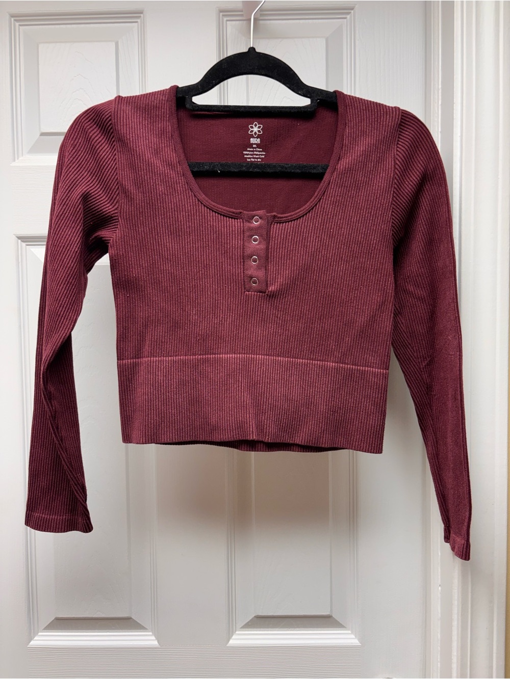 Aura Burgundy Ribbed Long Sleeve Cropped Henley Top | Size M/L